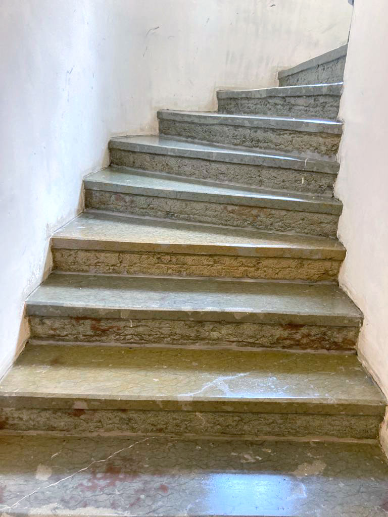 Mramorové schody po renovaci